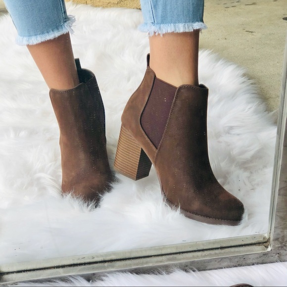 NEW Soda Physic Brown Stacked Heel Chelsea Bootie - Picture 2 of 13